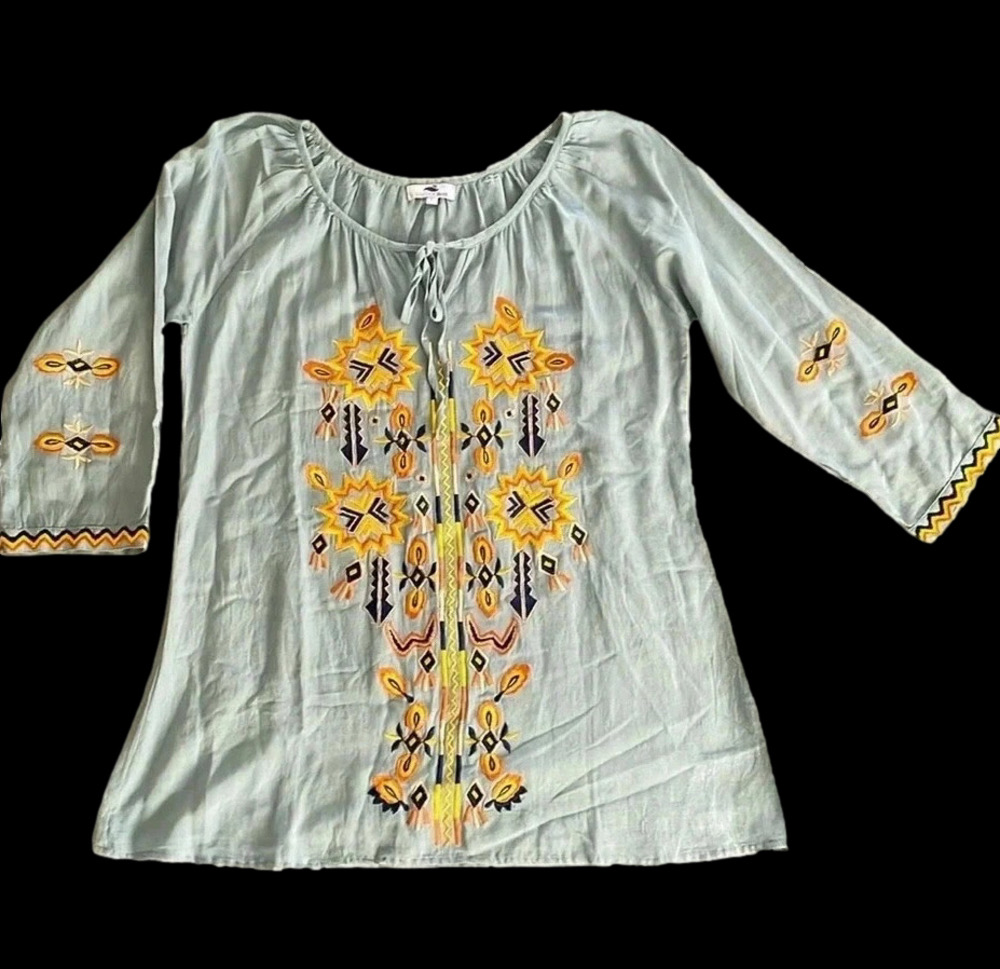 🏷 Sunny Oceans Boho Embroidered Blouse Top Tunic L Textured Hippie Keyhole Neck
